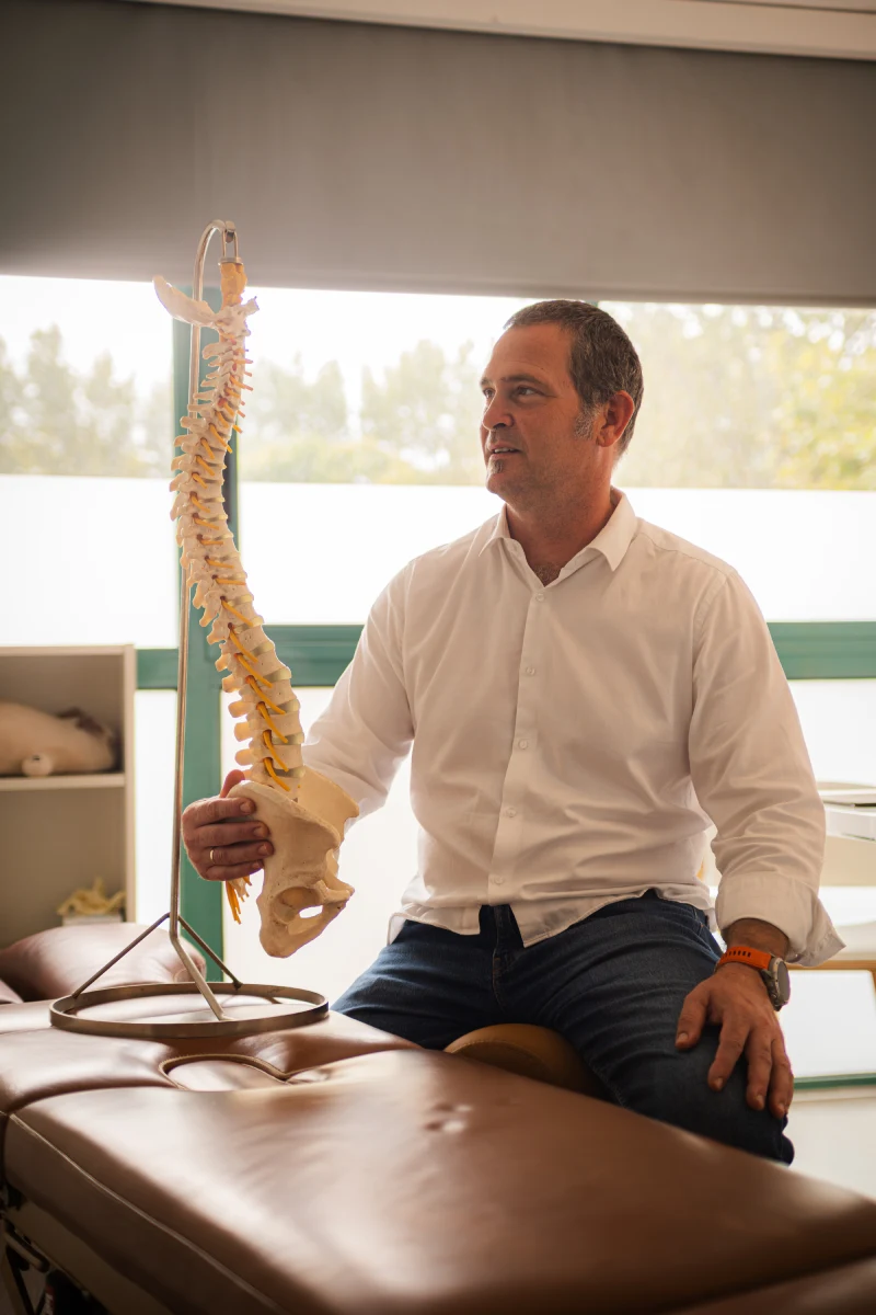 Paul PRÉVOT à Narbonne dans son cabinet